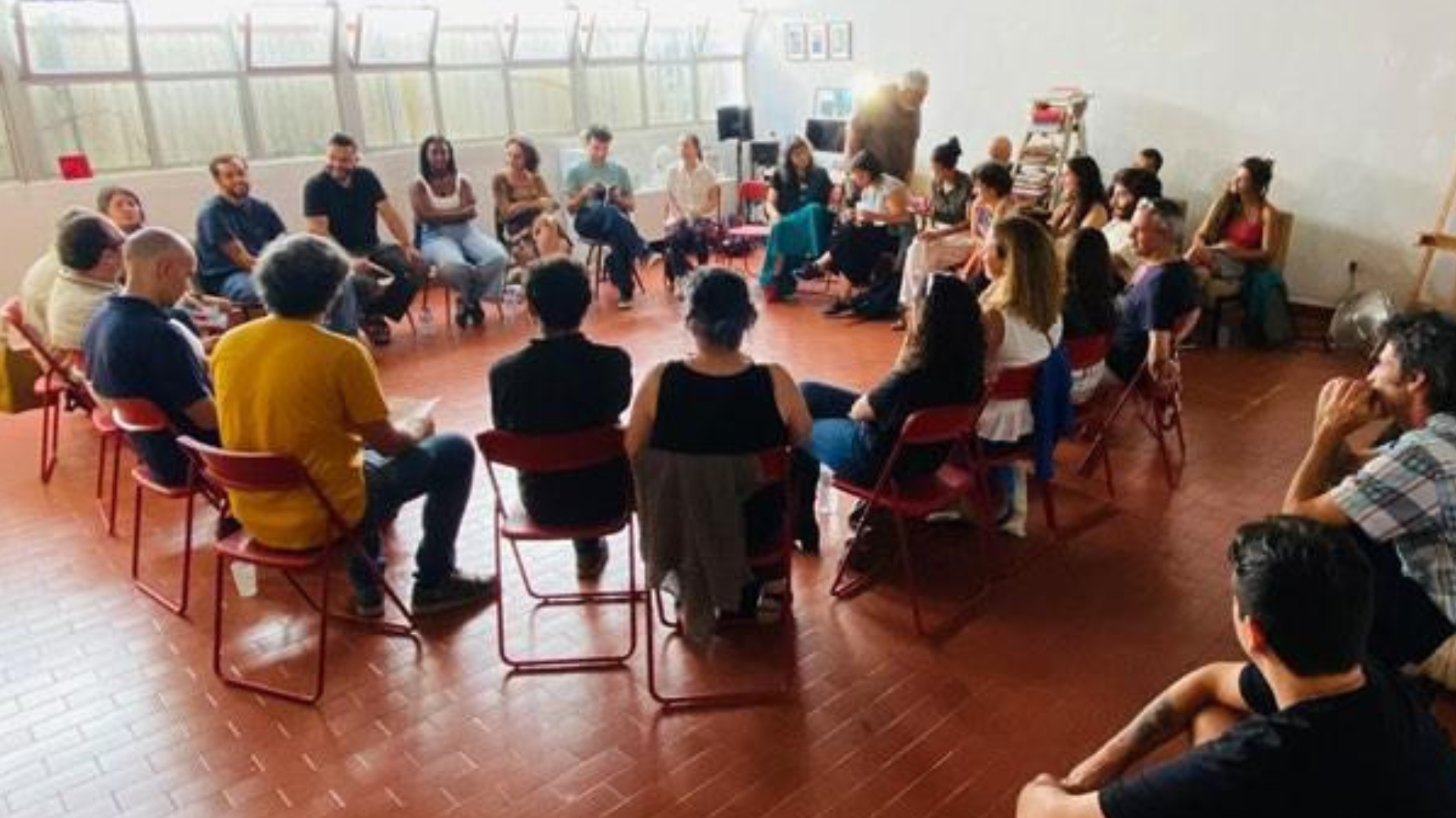 Quando o poder público abandona, a cultura resiste
